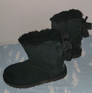 Women's Ugg Black Faux-Fur Bow Back Winter Boots